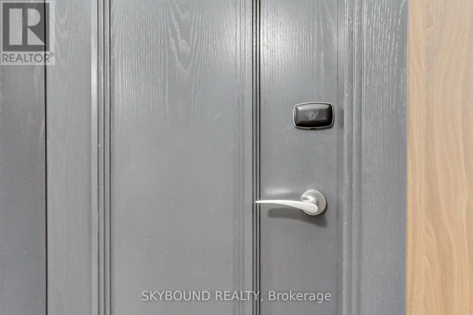 1006 - 1900 Lake Shore Boulevard W, Toronto, Ontario  M6S 1A4 - Photo 5 - W12729512