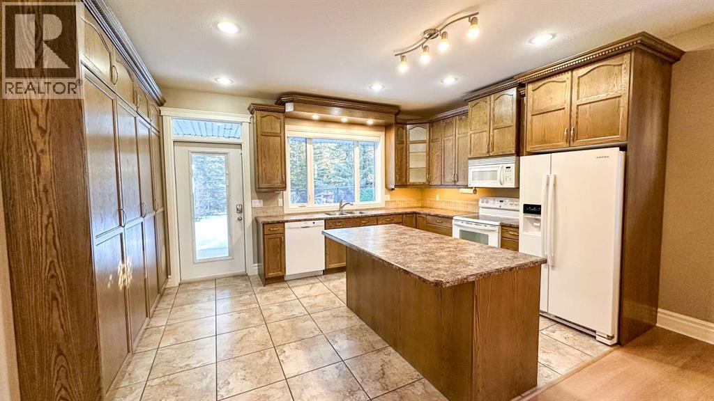 603 5 Street SW, Sundre, Alberta  T0M 1X0 - Photo 11 - A2283568