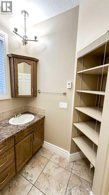 603 5 Street SW, Sundre, Alberta  T0M 1X0 - Photo 27 - A2283568