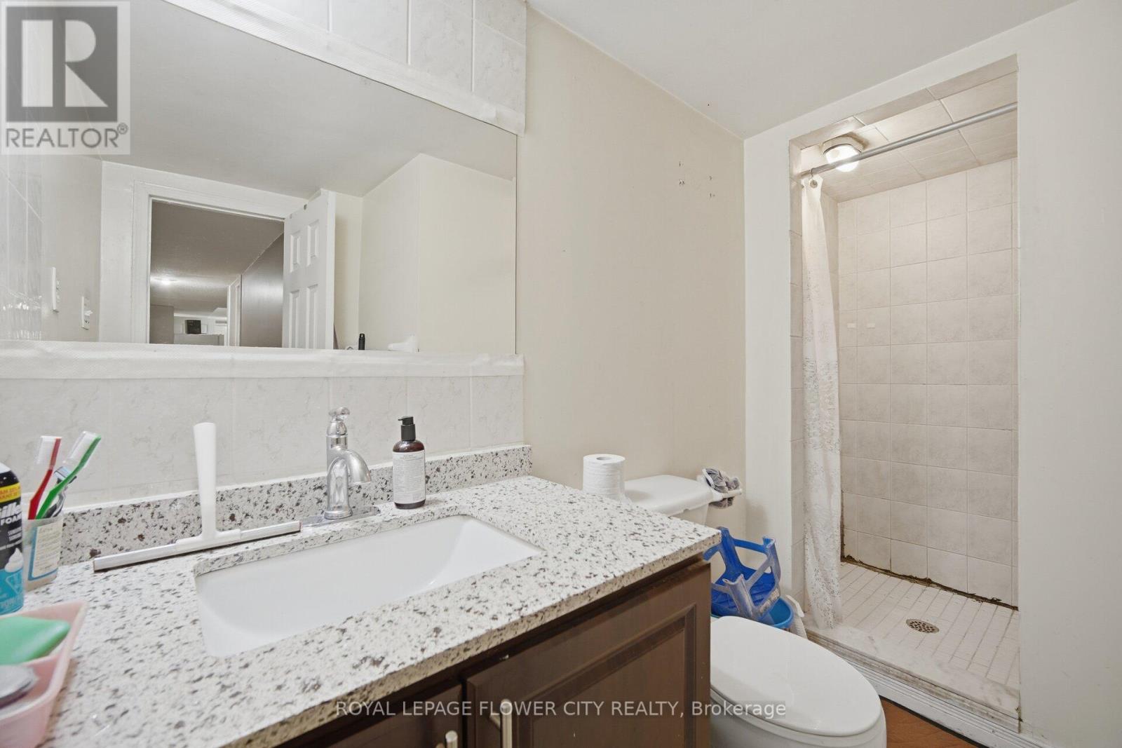 30 Ridgefield Court, Brampton, Ontario  L6P 1B4 - Photo 10 - W13046100