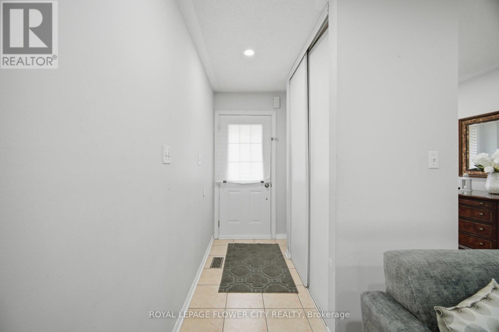 30 Ridgefield Court, Brampton, Ontario  L6P 1B4 - Photo 13 - W13046100