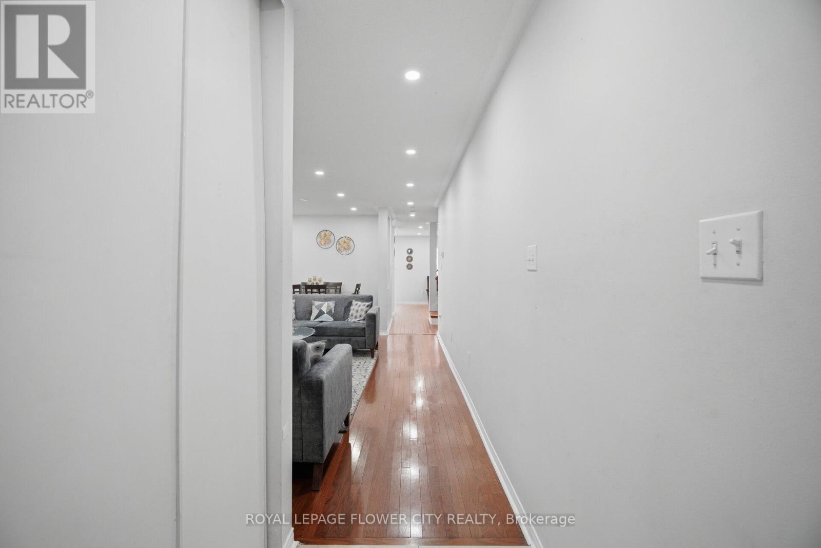 30 Ridgefield Court, Brampton, Ontario  L6P 1B4 - Photo 14 - W13046100