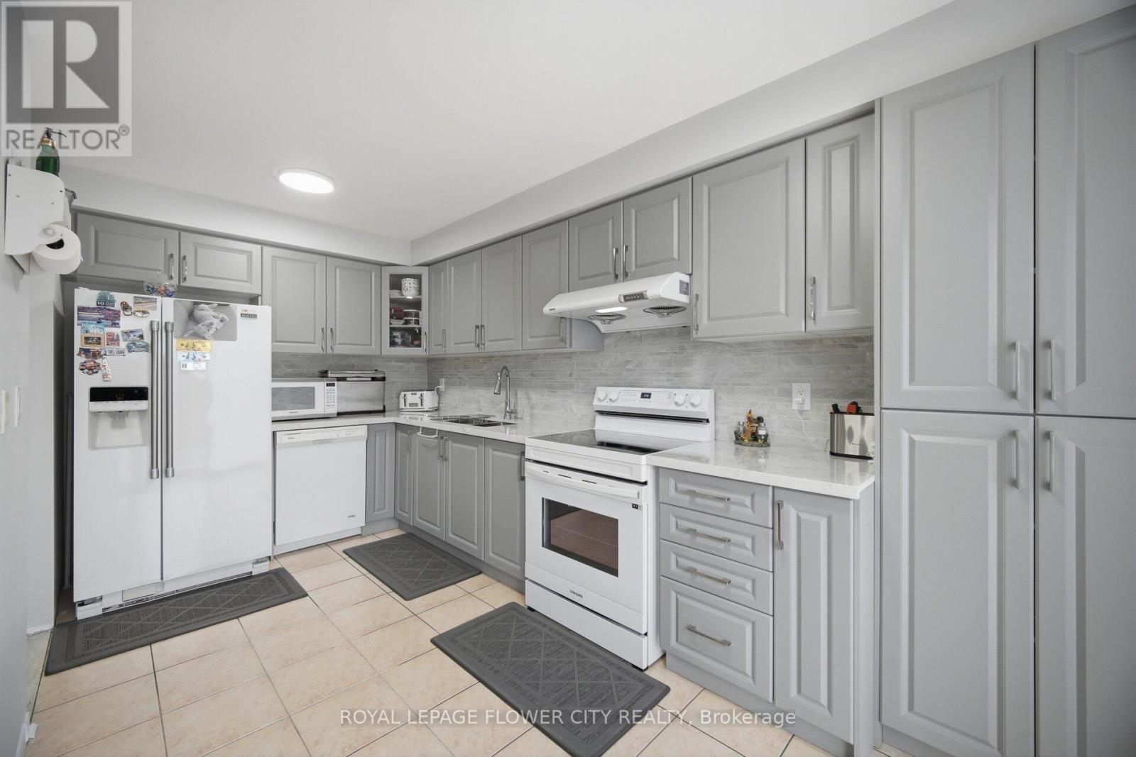 30 Ridgefield Court, Brampton, Ontario  L6P 1B4 - Photo 25 - W13046100