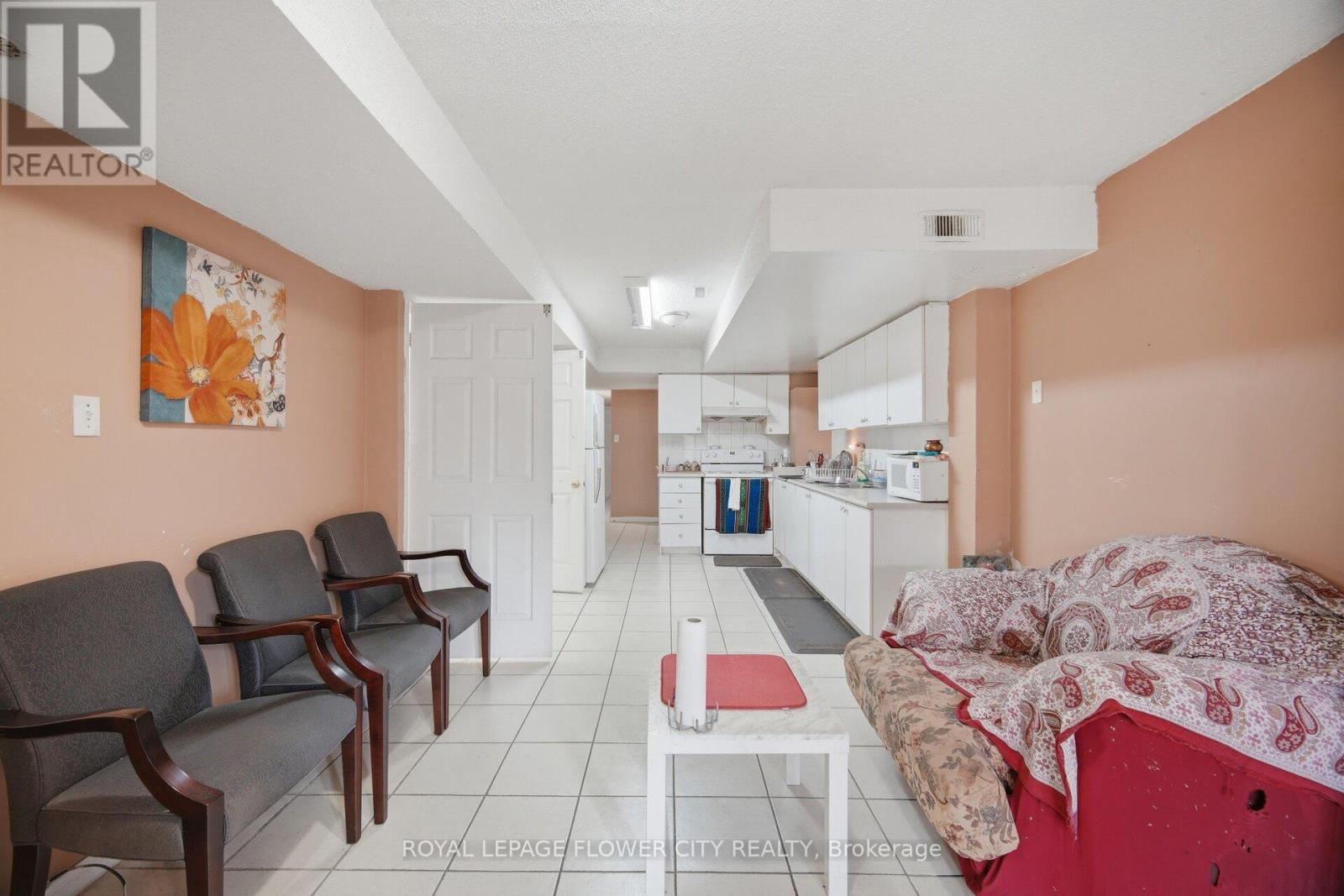 30 Ridgefield Court, Brampton, Ontario  L6P 1B4 - Photo 5 - W13046100