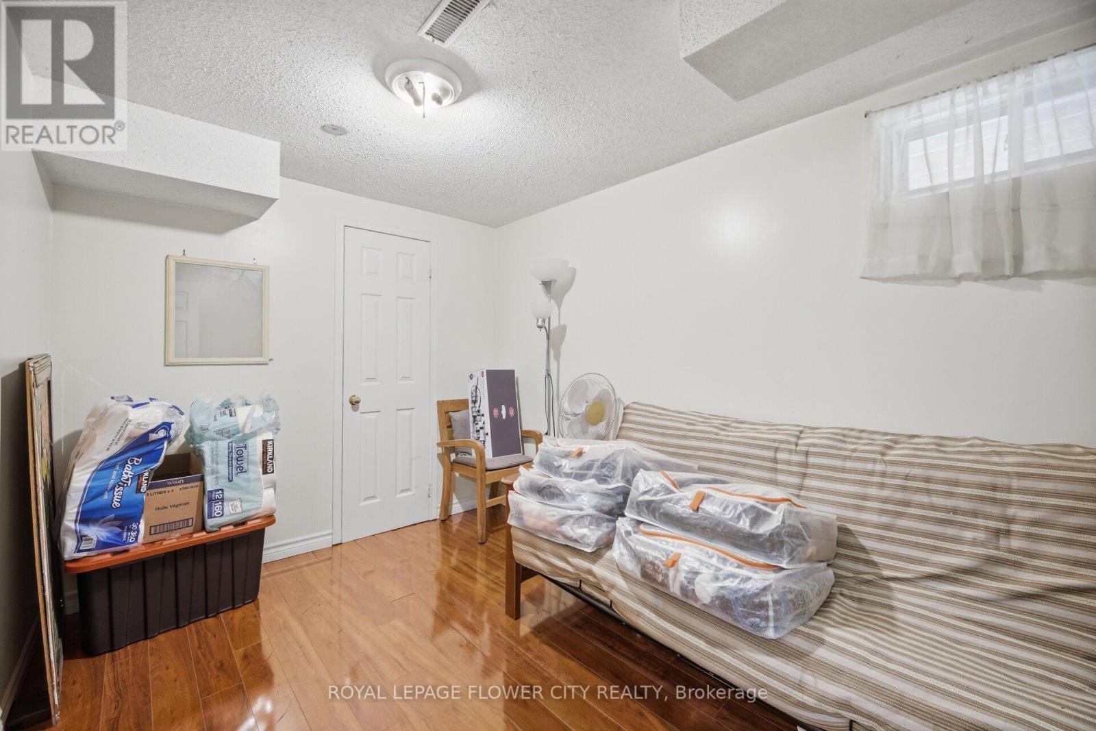 30 Ridgefield Court, Brampton, Ontario  L6P 1B4 - Photo 8 - W13046100