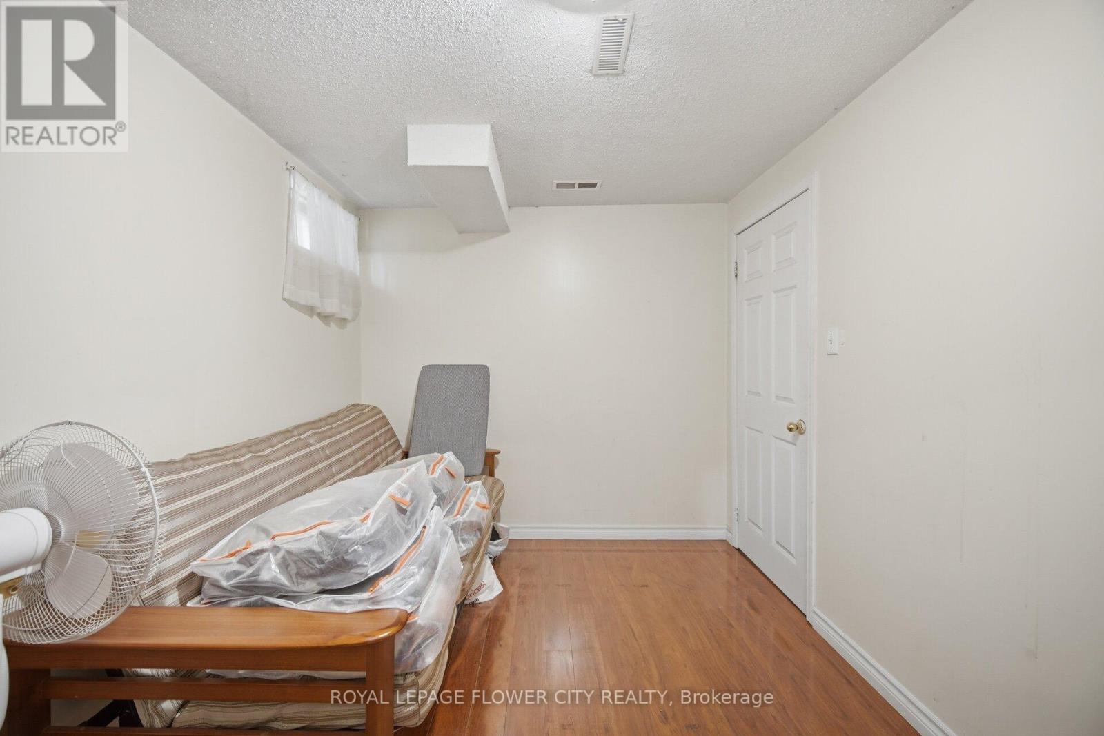 30 Ridgefield Court, Brampton, Ontario  L6P 1B4 - Photo 9 - W13046100