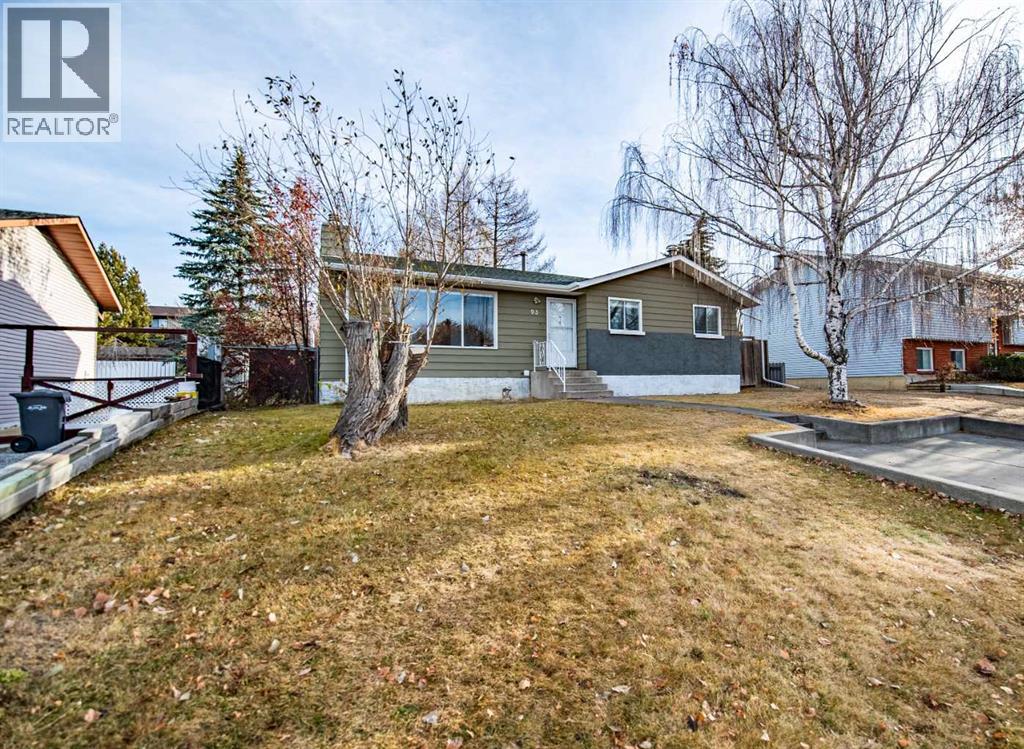 93 Westview Drive, Sylvan Lake, Alberta  T4S 1H8 - Photo 2 - A2286491