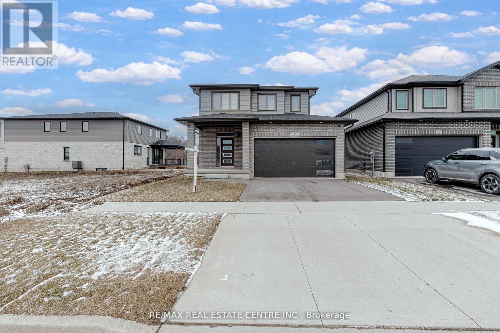 8 Moon Crescent, Cambridge, Ontario  N1S 0C4 - Photo 4 - X13046104