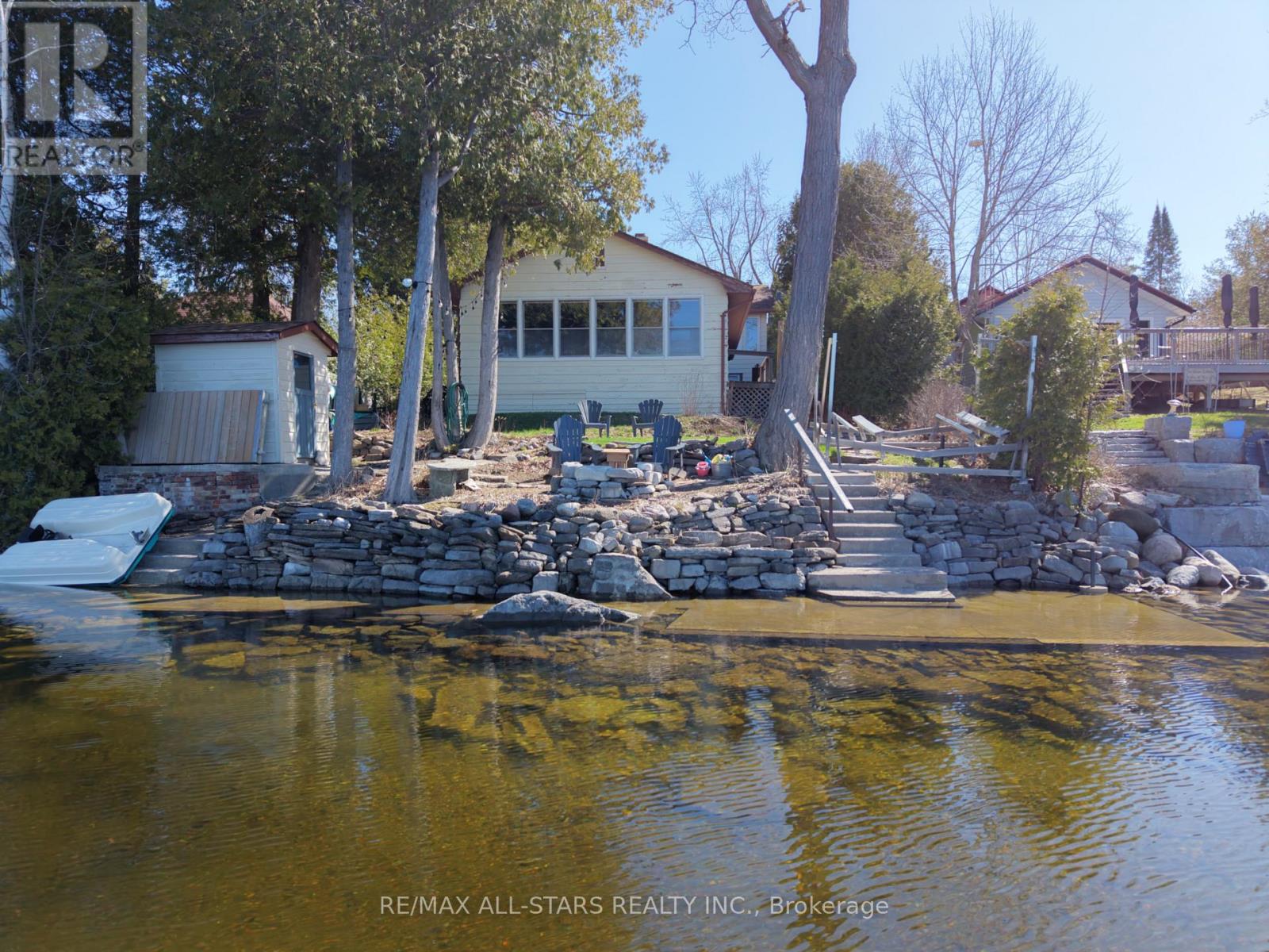 393 Hillside Drive, Kawartha Lakes, Ontario  K0M 1C0 - Photo 1 - X12908596