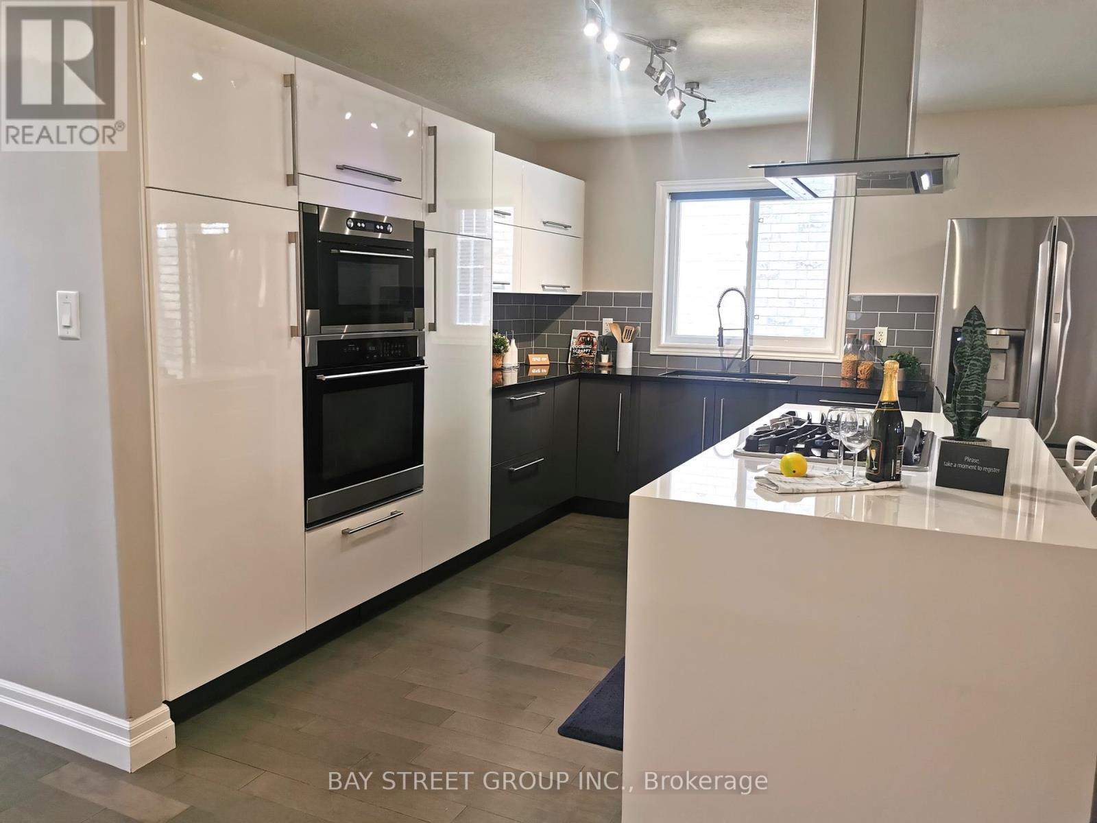 19 Falcon Crescent, Barrie, Ontario  L4N 0Y9 - Photo 17 - S13043904