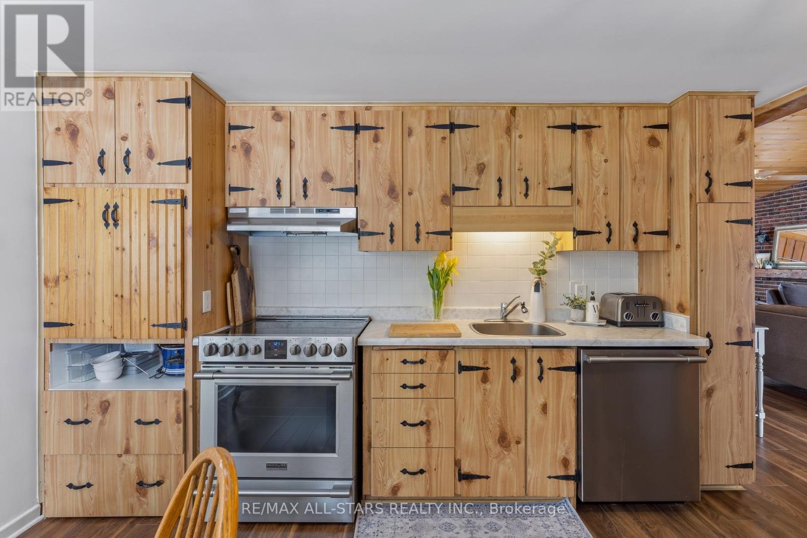 393 Hillside Drive, Kawartha Lakes, Ontario  K0M 1C0 - Photo 14 - X12908596