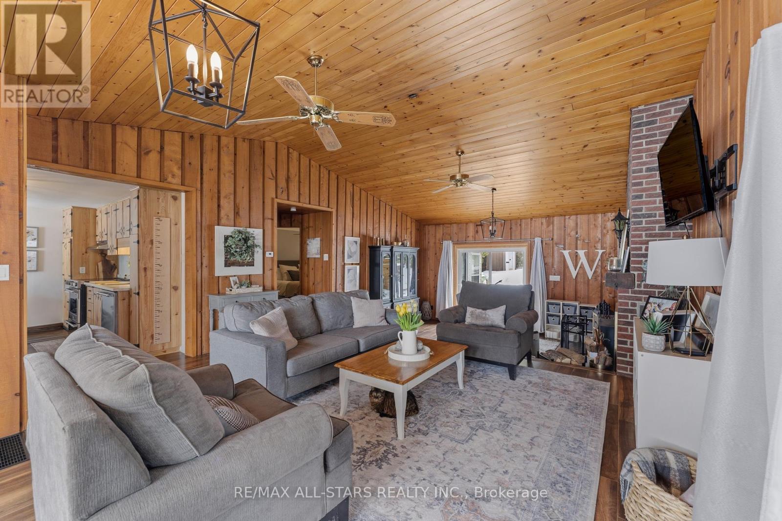 393 Hillside Drive, Kawartha Lakes, Ontario  K0M 1C0 - Photo 9 - X12908596