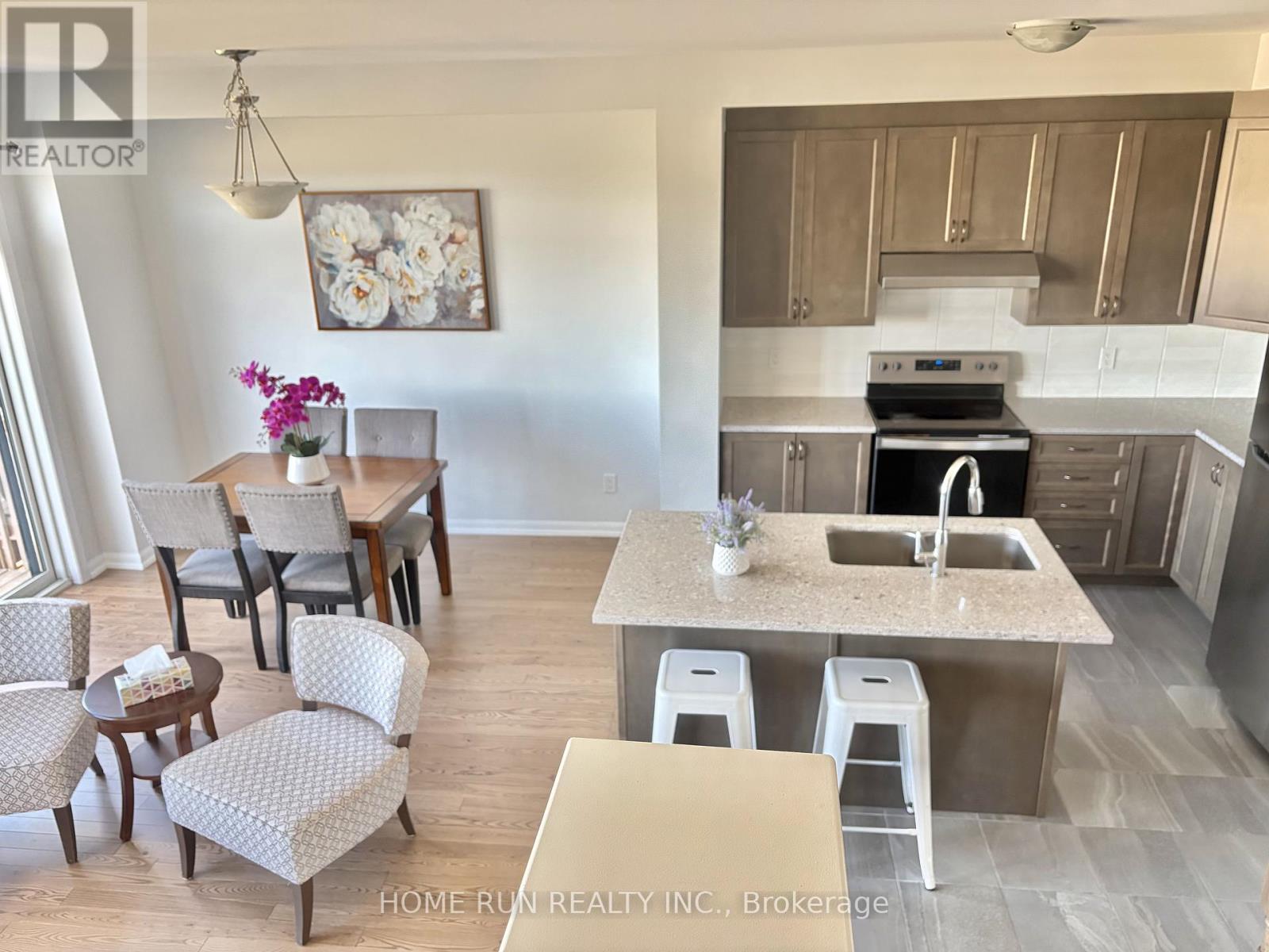 111 Teelin Circle, Ottawa, Ontario  K2C 3H2 - Photo 3 - X13046130