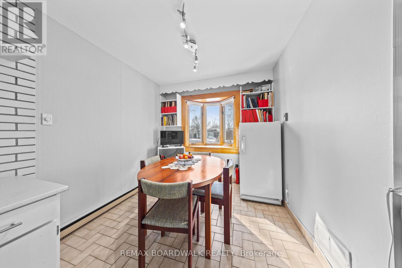 961 Kingsmere Avenue, Ottawa, Ontario  K2A 3K3 - Photo 15 - X12815582