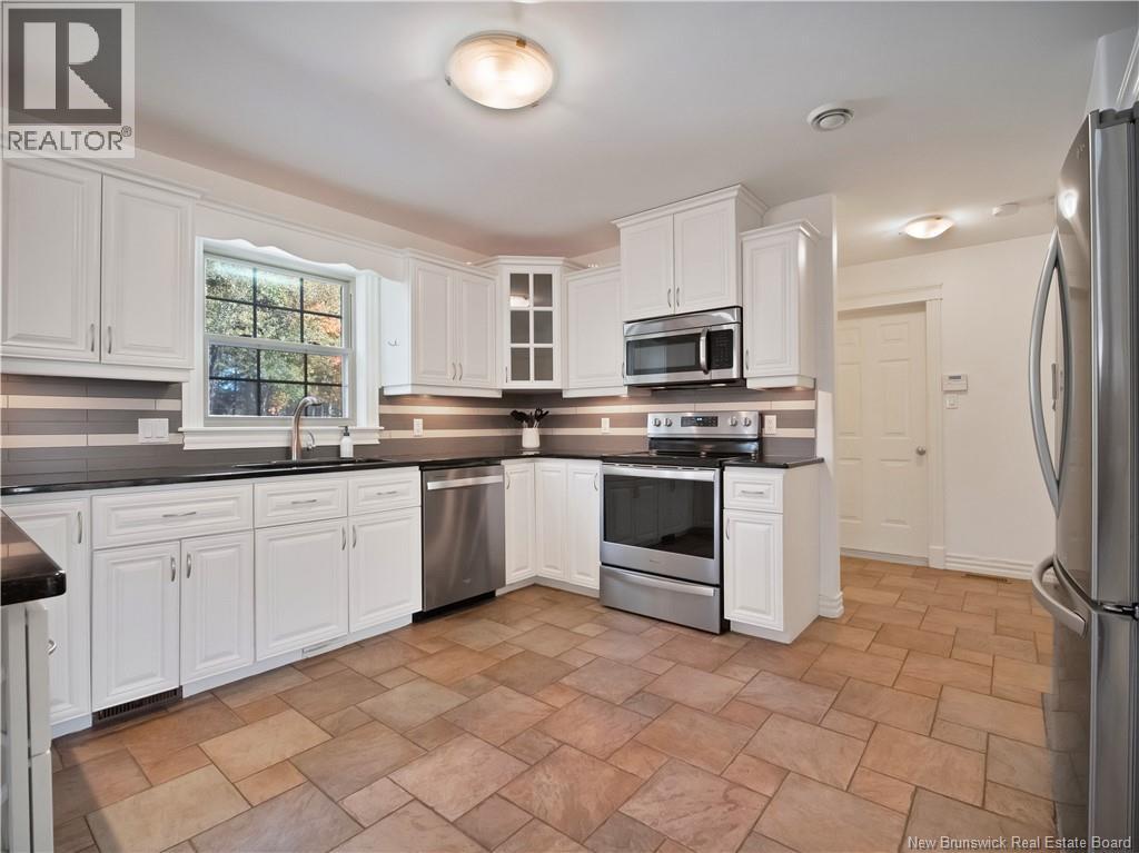 94 Du Golf, Dieppe, New Brunswick  E1A 8J6 - Photo 17 - NB131631