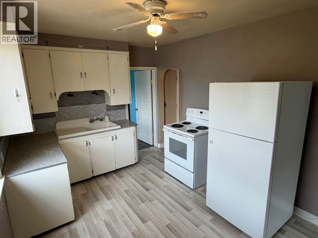 810 12a Street N, Lethbridge, Alberta  T1H 2K5 - Photo 12 - A2304965