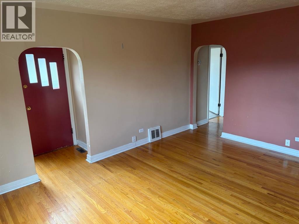 810 12a Street N, Lethbridge, Alberta  T1H 2K5 - Photo 6 - A2304965