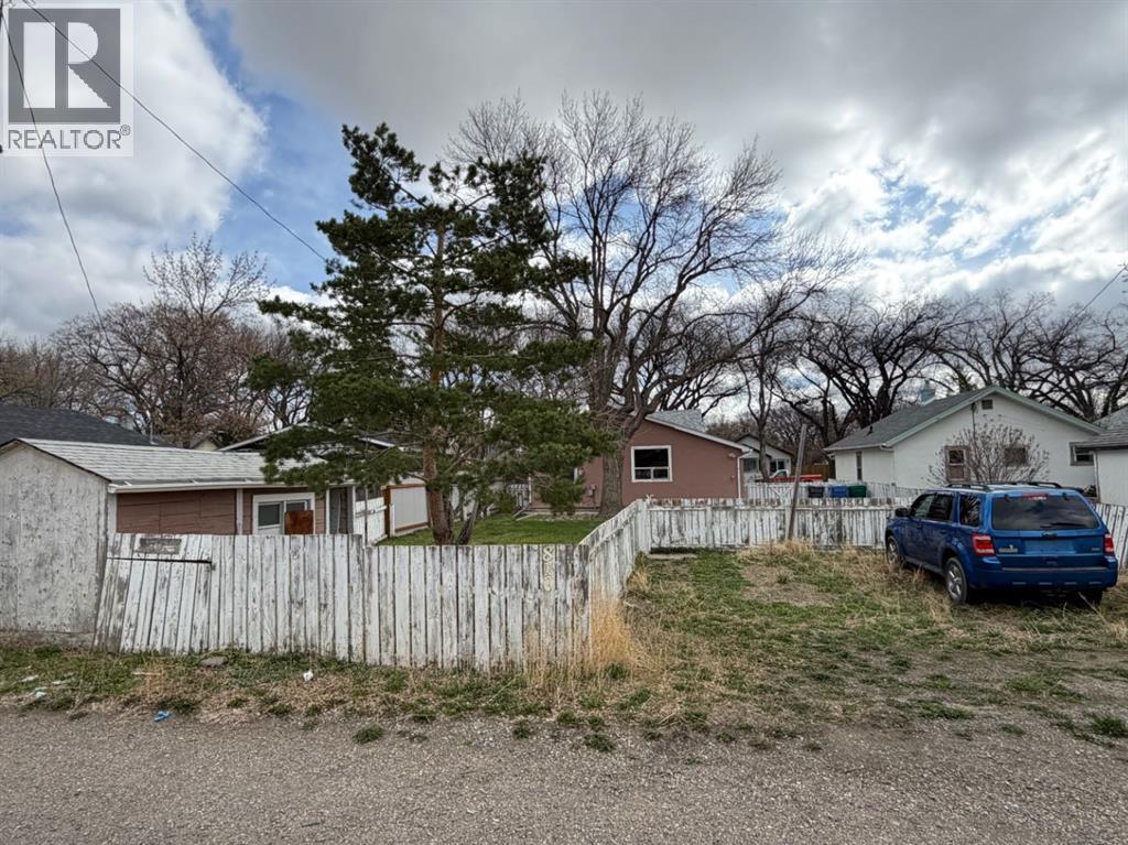 810 12a Street N, Lethbridge, Alberta  T1H 2K5 - Photo 18 - A2304965