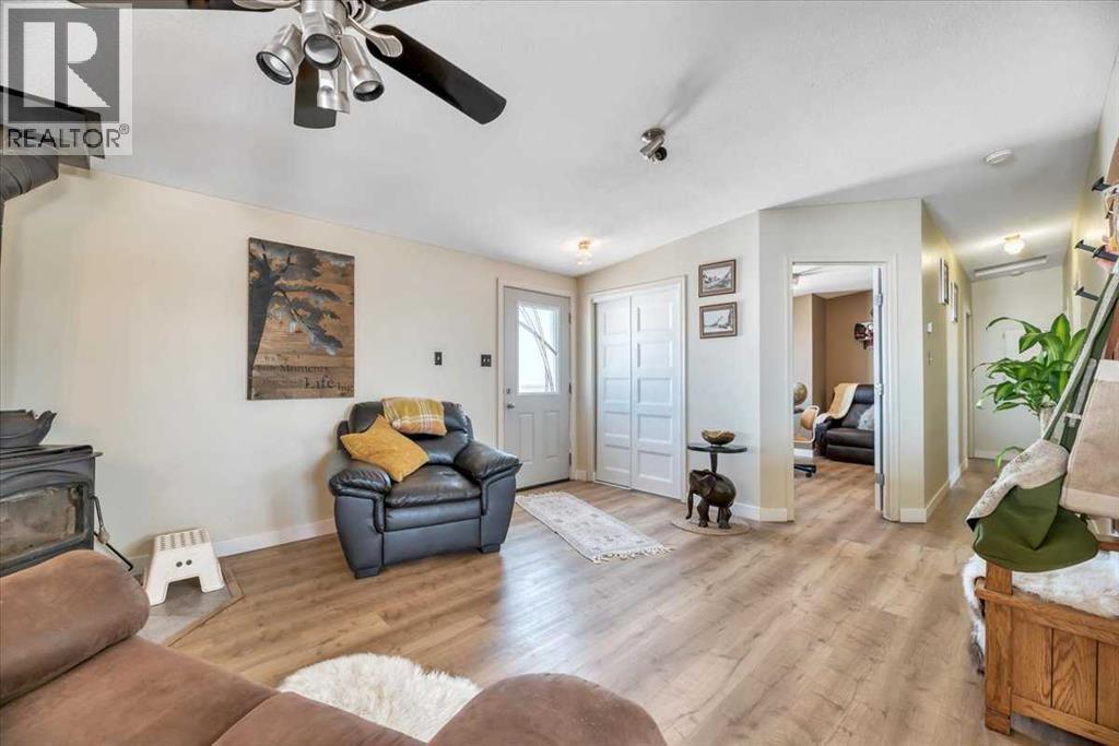 233076 Range Road 245, Rural Wheatland County, Alberta  T1P 1J6 - Photo 12 - A2303772