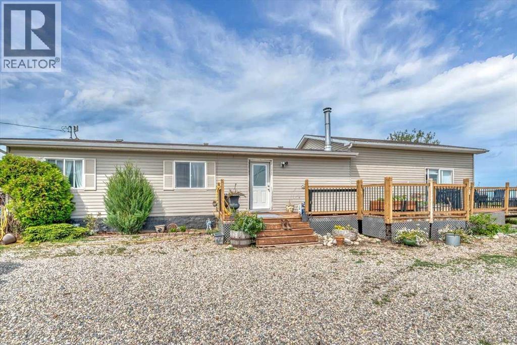 233076 Range Road 245, Rural Wheatland County, Alberta  T1P 1J6 - Photo 9 - A2303772