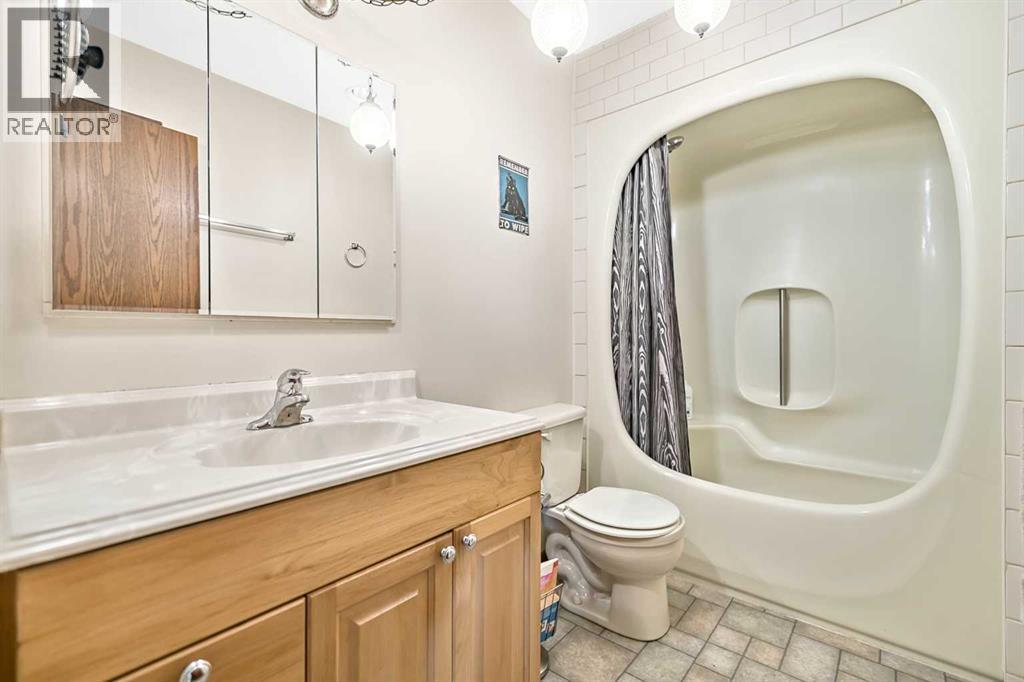 34 Crescent Road, Okotoks, Alberta  T1S 1G4 - Photo 20 - A2304602