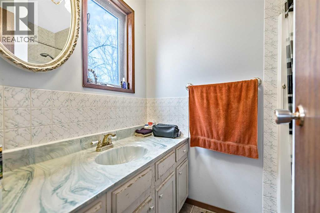 34 Crescent Road, Okotoks, Alberta  T1S 1G4 - Photo 17 - A2304602