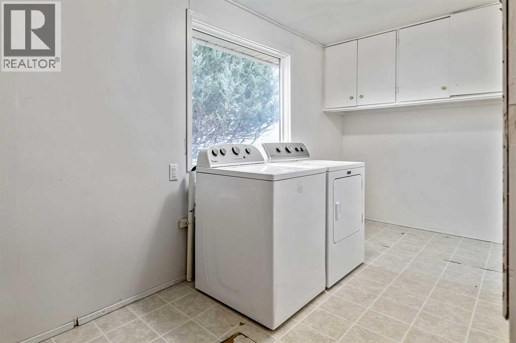 30 Crescent Road E, Okotoks, Alberta  T1S 1G4 - Photo 21 - A2304679