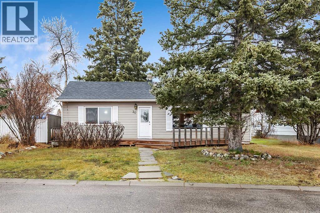 30 Crescent Road E, Okotoks, Alberta  T1S 1G4 - Photo 2 - A2304679