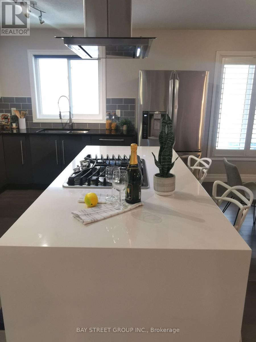 19 Falcon Crescent, Barrie, Ontario  L4N 0Y9 - Photo 14 - S13043904