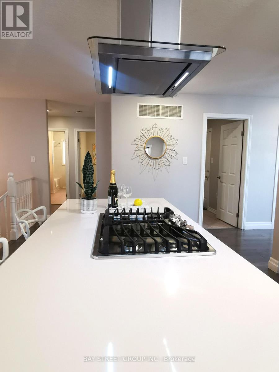 19 Falcon Crescent, Barrie, Ontario  L4N 0Y9 - Photo 11 - S13043904