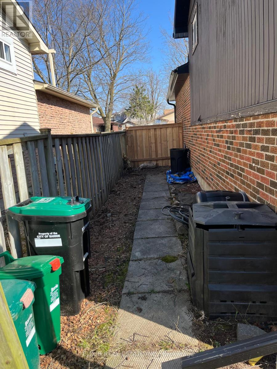 45 Austen Lane, Barrie, Ontario  L4N 4V4 - Photo 43 - S12896114