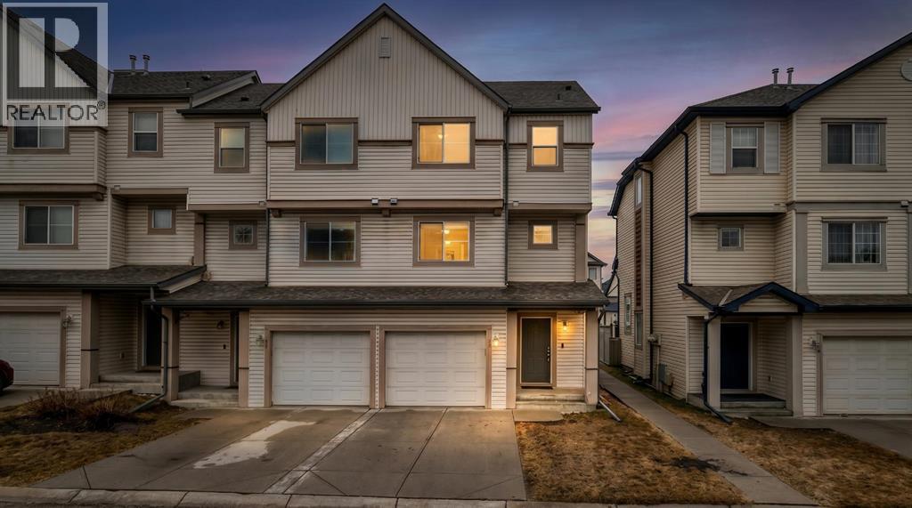 17 Copperfield Court Se, Calgary, Alberta  T2Z 4Z3 - Photo 2 - A2302063