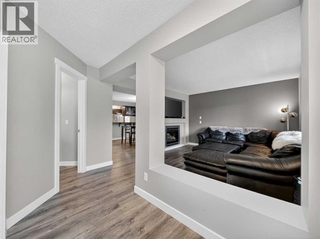 70 Bridlecrest Manor Sw, Calgary, Alberta  T2Y 4Y3 - Photo 8 - A2303682