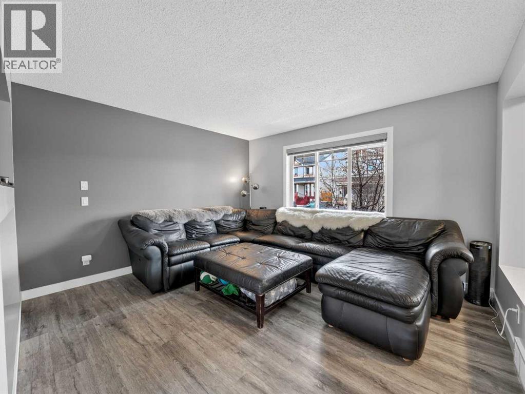 70 Bridlecrest Manor Sw, Calgary, Alberta  T2Y 4Y3 - Photo 7 - A2303682