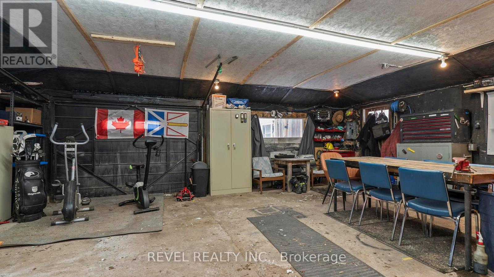 10299 Ilderton Road, Middlesex Centre, Ontario  N0M 2A0 - Photo 32 - X12803416