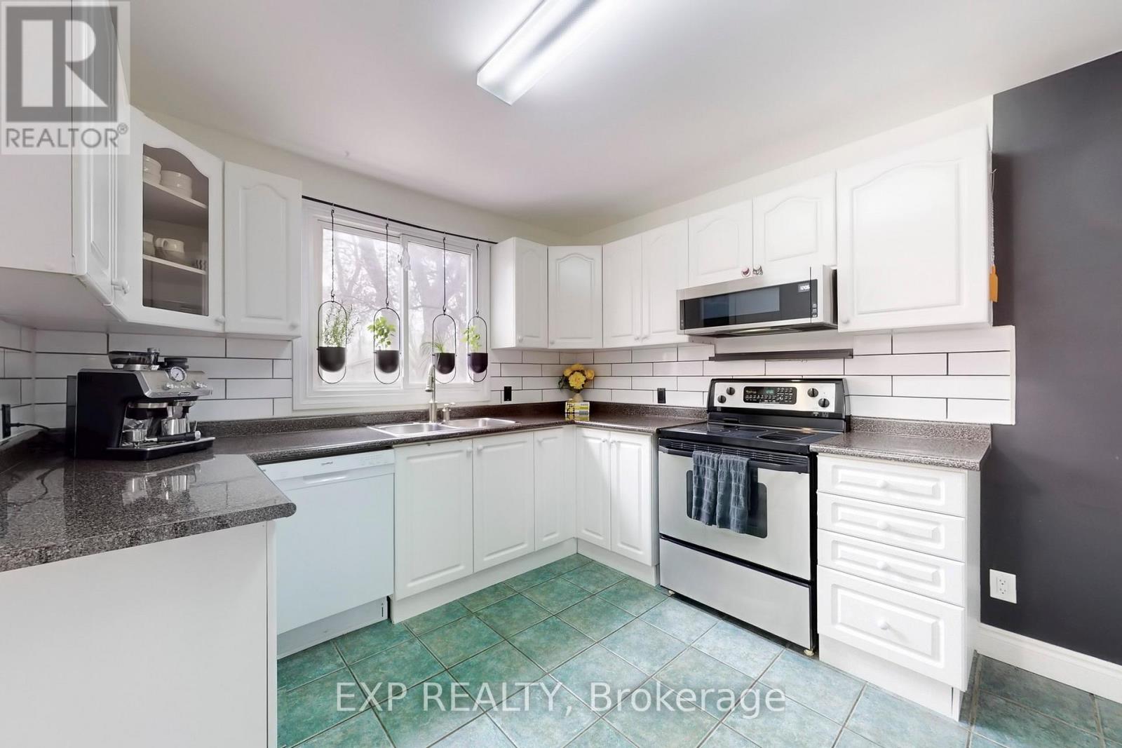 367 Adeline Drive, Georgina, Ontario  L4P 3C4 - Photo 6 - N12804392