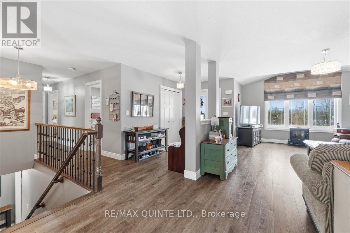 355 Mitchells Crossroad, Prince Edward County, Ontario  K0K 2T0 - Photo 15 - X12834248