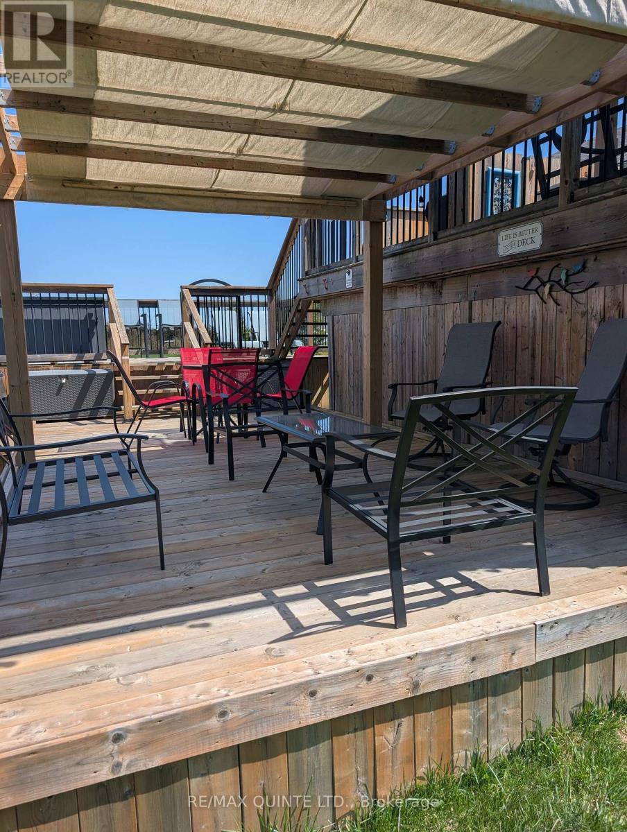 355 Mitchells Crossroad, Prince Edward County, Ontario  K0K 2T0 - Photo 5 - X12834248