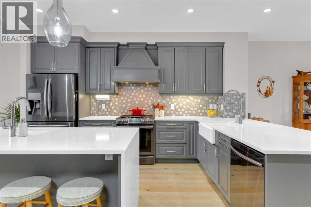 5608 37 Street SW, Calgary, Alberta  T3E 5M6 - Photo 3 - A2301141