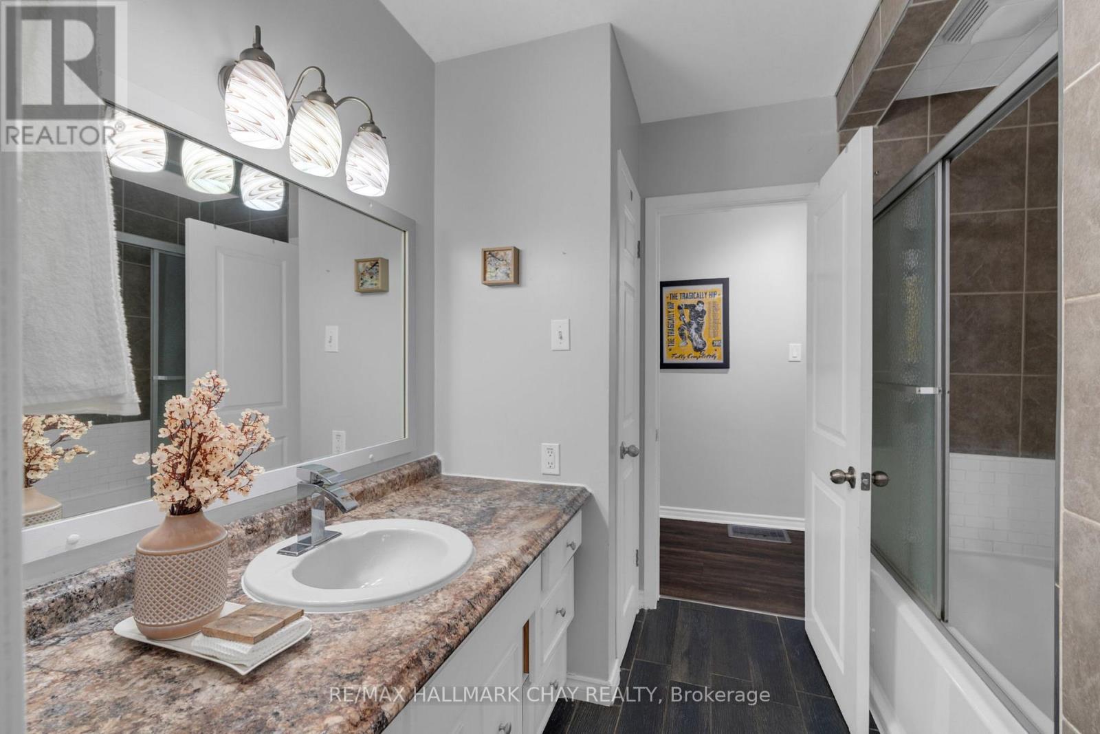 232 Superior Street, Clearview, Ontario  L0M 1S0 - Photo 18 - S12986786