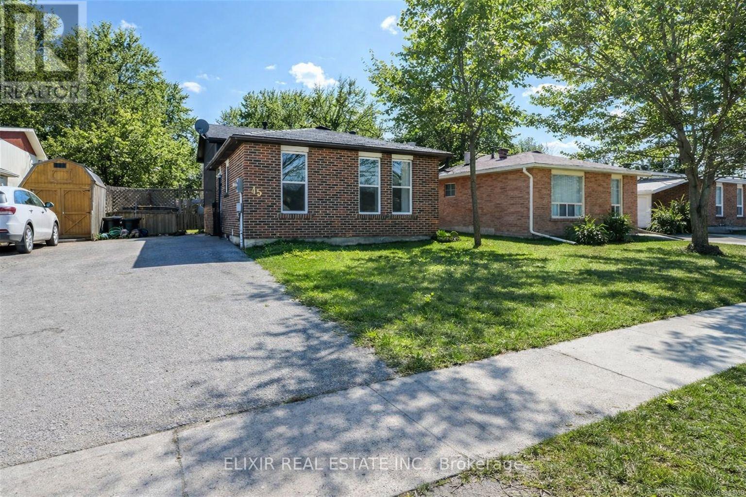 45 AUSTEN LANE, Barrie, Ontario