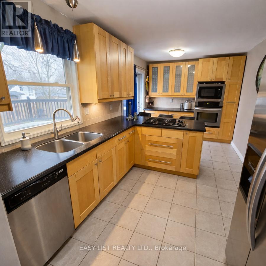 233 Elmore Drive, Halton Hills, Ontario  L7J 1T8 - Photo 10 - W13046152