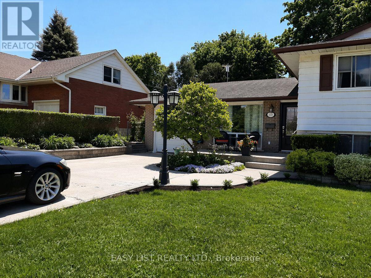 233 Elmore Drive, Halton Hills, Ontario  L7J 1T8 - Photo 2 - W13046152