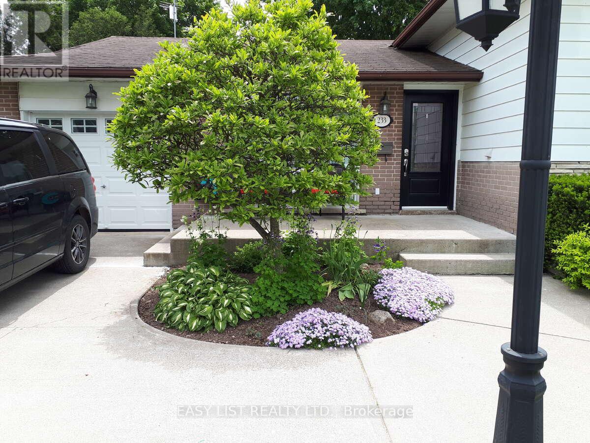 233 Elmore Drive, Halton Hills, Ontario  L7J 1T8 - Photo 3 - W13046152