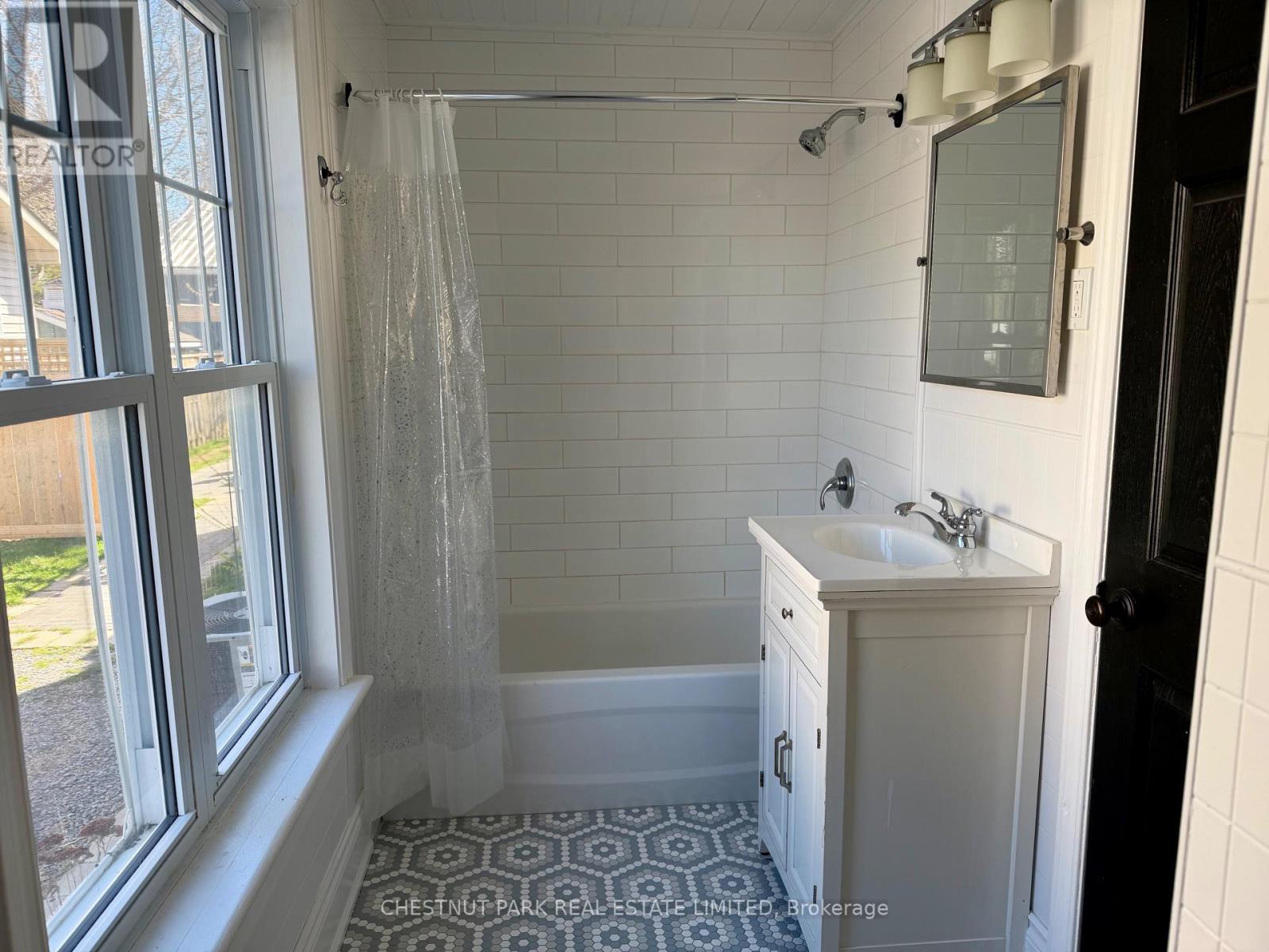 29 Johnson Street, Prince Edward County, Ontario  K0K 2T0 - Photo 7 - X13045882