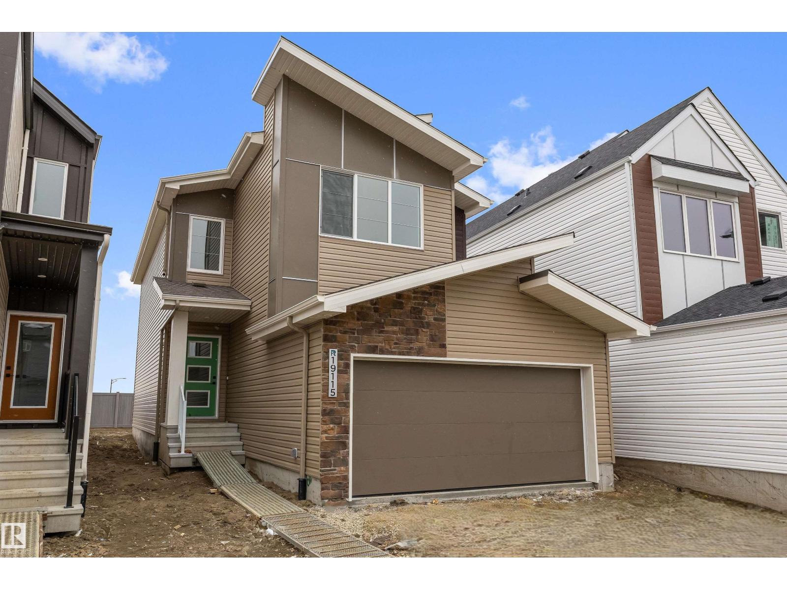 19115 20 Av Nw, Edmonton, Alberta  T6M 3E8 - Photo 2 - E4477844