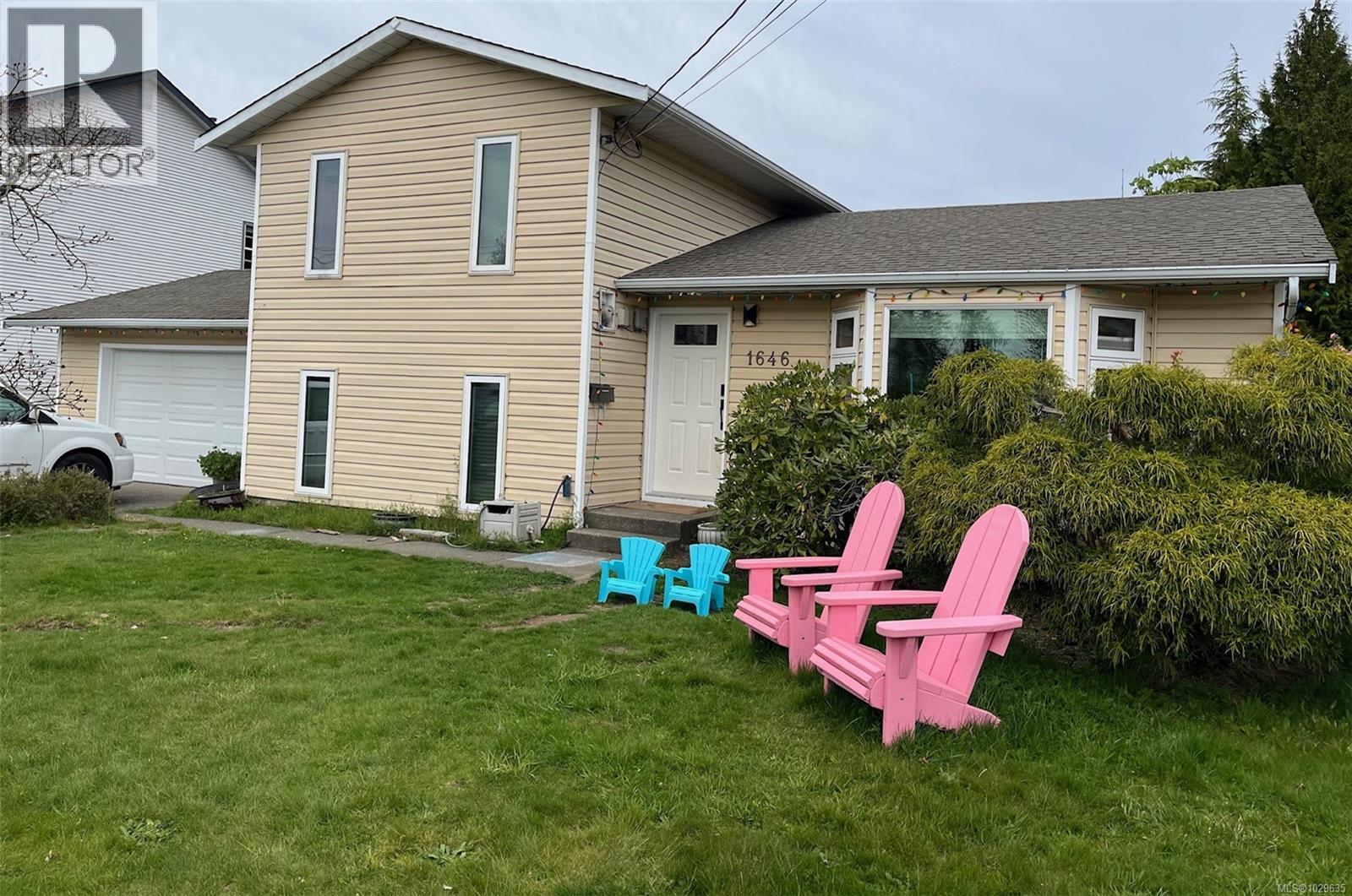 1646 Maquinna Ave, Comox, British Columbia