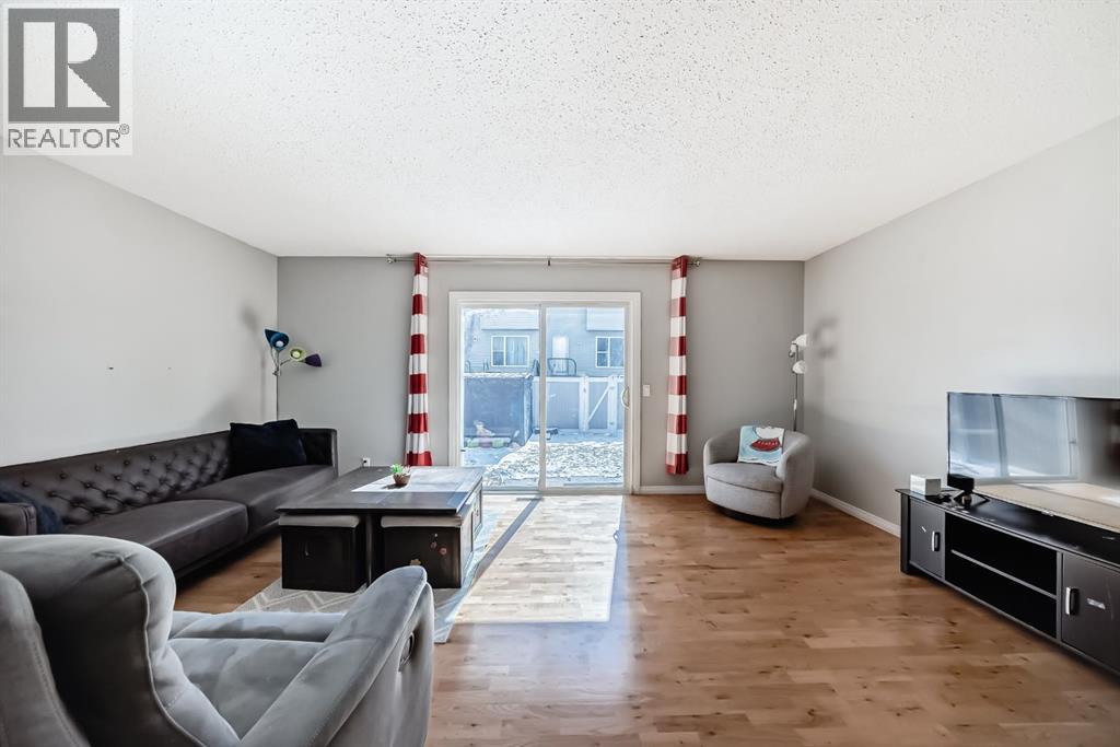 702, 9930 Bonaventure Drive SE, Calgary, Alberta  T2J 4L4 - Photo 3 - A2302476