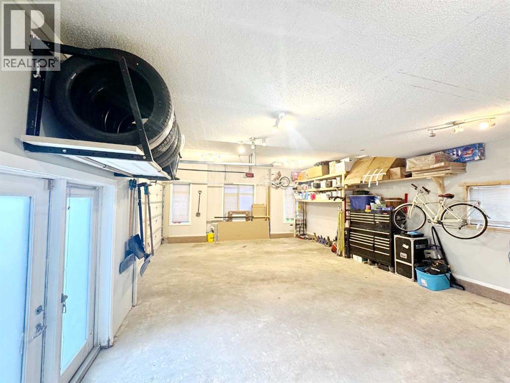 109 Kinniburgh Boulevard E, Chestermere, Alberta  T1X 0L9 - Photo 22 - A2304356