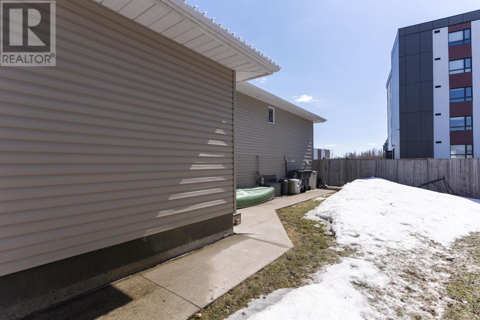 211 Linden Ct, Thunder Bay, Ontario  P7B 6R6 - Photo 32 - TB2600751